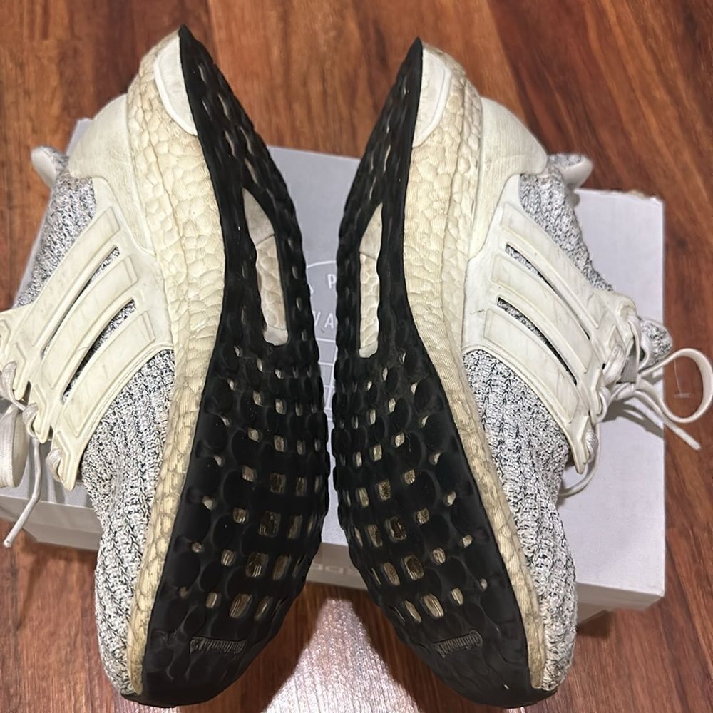 Adidas Ultra Boost size 6.5 - Picture 6 of 9